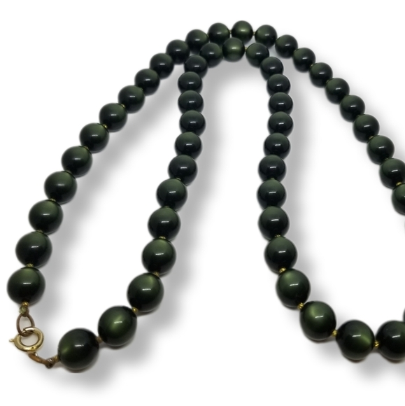 VINTAGE DARK GREEN MOONGLOW LUCITE BEAD LONG NECKLACE - Picture 3 of 5